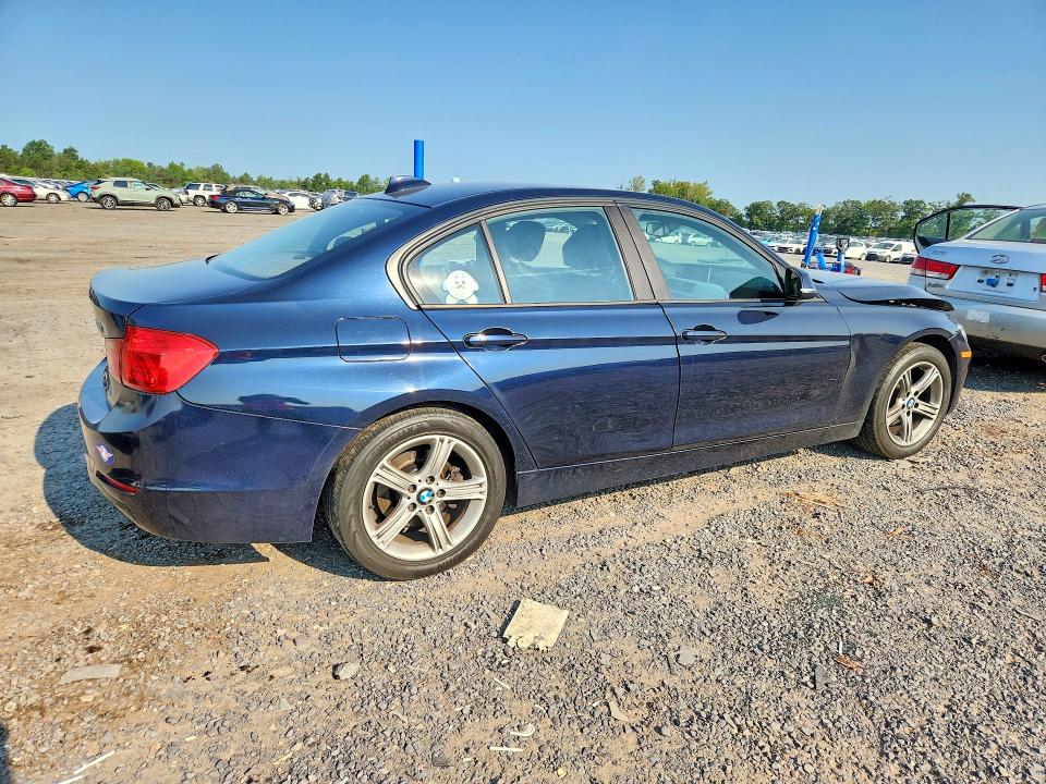 Photo 3 from auction – 2013 BMW 328 with VIN WBA3B5C53DF594210