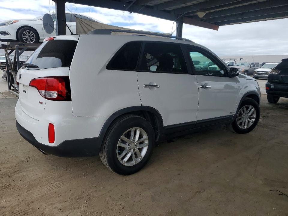 Photo 3 from auction – 2014 KIA SORENTO with VIN 5XYKTCA62EG497039