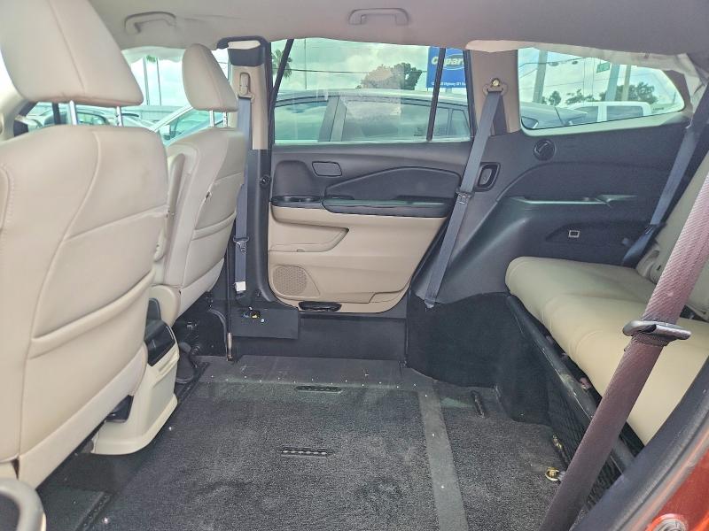 Photo 11 from auction – 2018 HONDA PILOT with VIN 5FNYF5H76JB024614