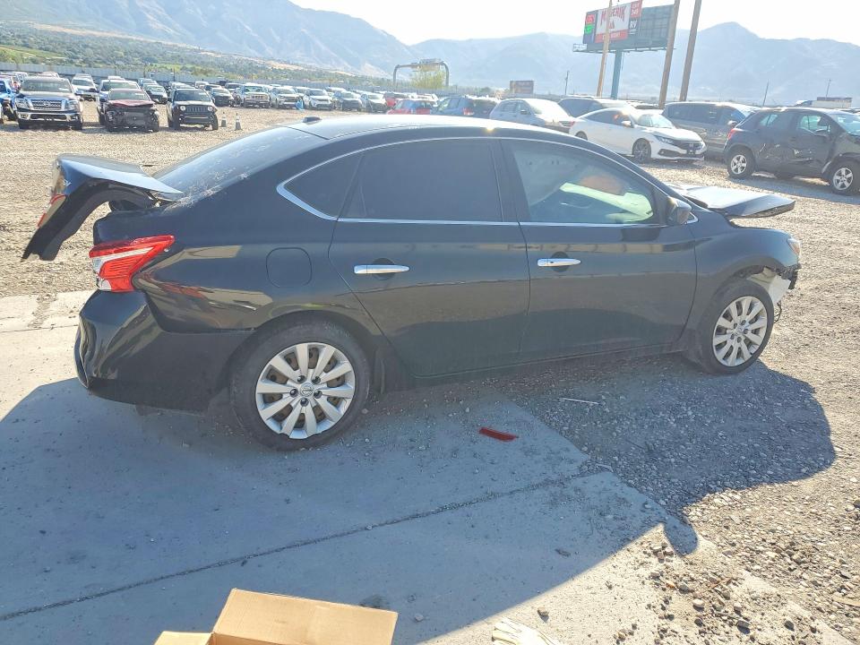 Photo 3 from auction – 2016 NISSAN SENTRA with VIN 3N1AB7AP5GL637596