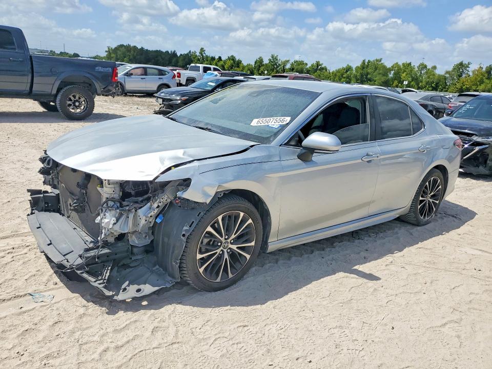 TOYOTA CAMRY 2018 with VIN JTNB11HK0J3043153 - Photo from auction