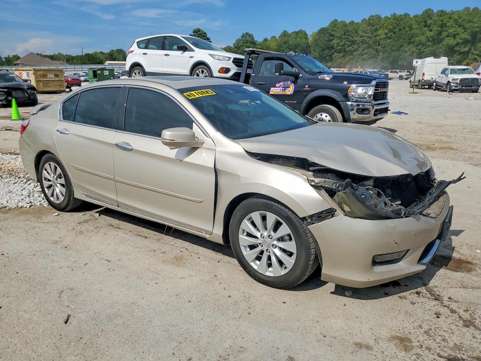 Photo 4 from auction – 2015 HONDA ACCORD with VIN 1HGCR2F86FA096894