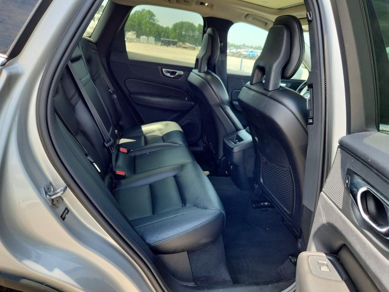Photo 11 from auction – 2019 VOLVO XC60 with VIN LYV102DK8KB191989