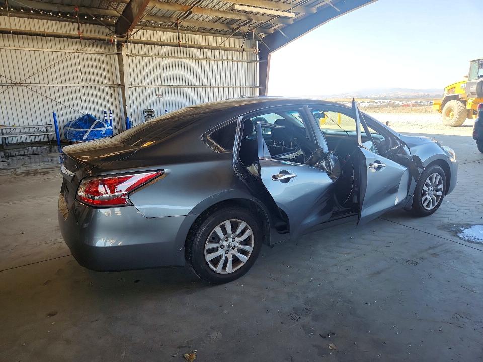 Photo 3 from auction – 2015 NISSAN ALTIMA with VIN 1N4AL3AP1FC463853