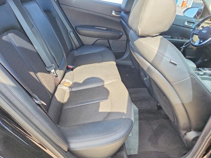 Photo 10 from auction – 2019 KIA OPTIMA with VIN 5XXGT4L36KG302106