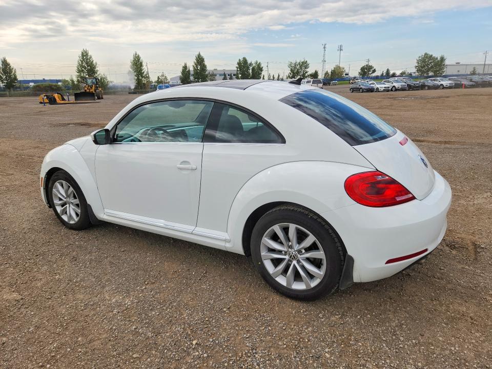 Photo 2 from auction – 2015 VOLKSWAGEN BEETLE with VIN 3VWJ07AT4FM630306