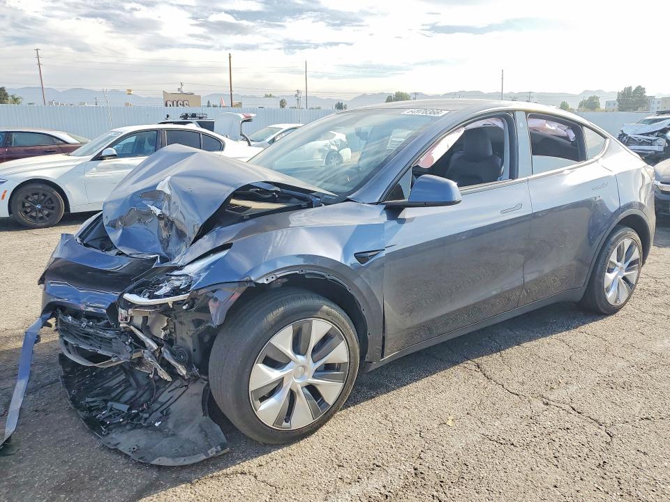 TESLA MODEL Y 2023 with VIN 7SAYGDEE6PA027337 - Photo from auction
