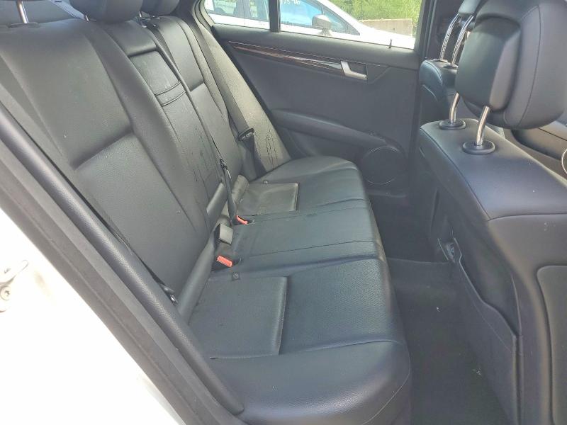 Photo 10 from auction – 2013 MERCEDES-BENZ C with VIN WDDGF8AB9DR293349