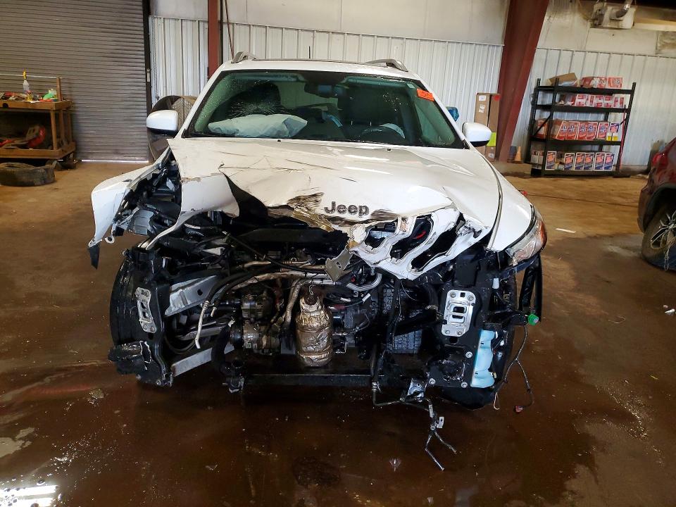 Photo 5 from auction – 2014 JEEP CHEROKEE with VIN 1C4PJLCS1EW321737