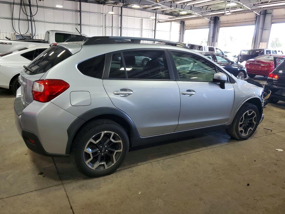 Photo 3 from auction – 2017 SUBARU CROSSTREK with VIN JF2GPABC5HH241929