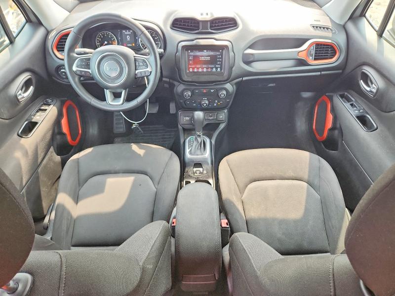 Photo 8 from auction – 2018 JEEP RENEGADE with VIN ZACCJBAB1JPH58558