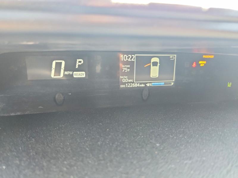 Photo 9 from auction – 2018 TOYOTA PRIUS C with VIN JTDKDTB37J1608115
