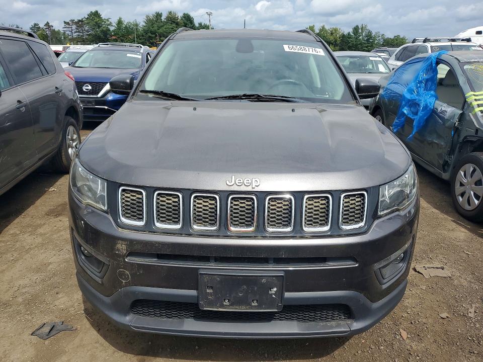 Photo 5 from auction – 2018 JEEP COMPASS with VIN 3C4NJDBB2JT399149