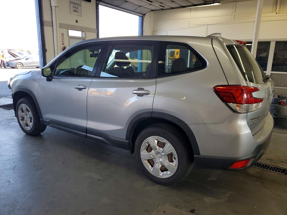 Photo 2 from auction – 2019 SUBARU FORESTER with VIN JF2SKAAC9KH458787