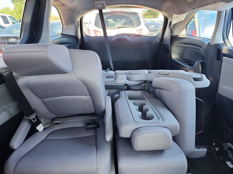 Photo 10 from auction – 2018 HONDA ODYSSEY with VIN 5FNRL6H50JB110728