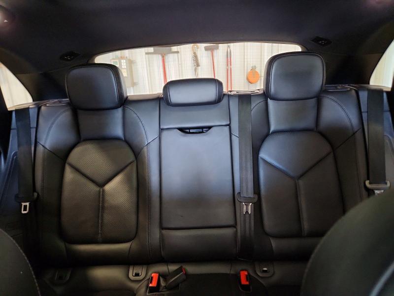 Photo 10 from auction – 2016 PORSCHE MACAN with VIN WP1AB2A58GLB57626