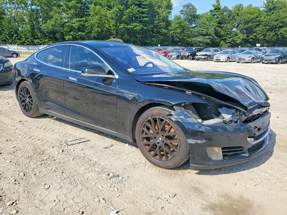 Photo 4 from auction – 2013 TESLA MODEL S with VIN 5YJSA1CG6DFP07616