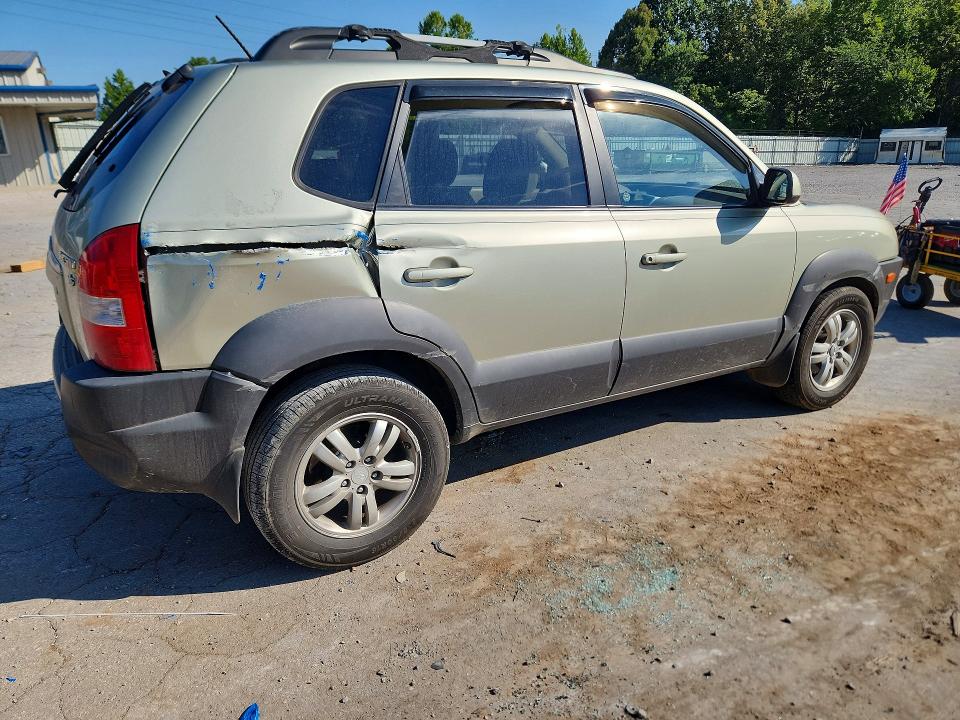 Photo 3 from auction – 2008 HYUNDAI TUCSON with VIN KM8JN72D38U818174