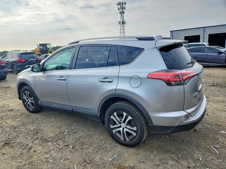 Photo 2 from auction – 2017 TOYOTA RAV4 with VIN 2T3BFREV4HW638842