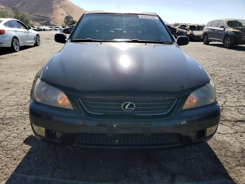 Photo 5 from auction – 2001 LEXUS IS with VIN JTHBD182310016119