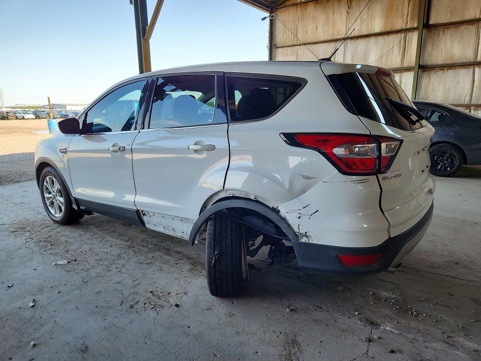 Photo 2 from auction – 2017 FORD ESCAPE with VIN 1FMCU0GDXHUE97195