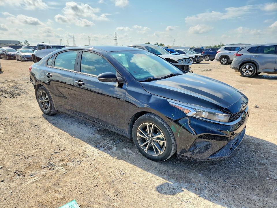 Photo 4 from auction – 2023 KIA FORTE with VIN 3KPF24AD9PE527906