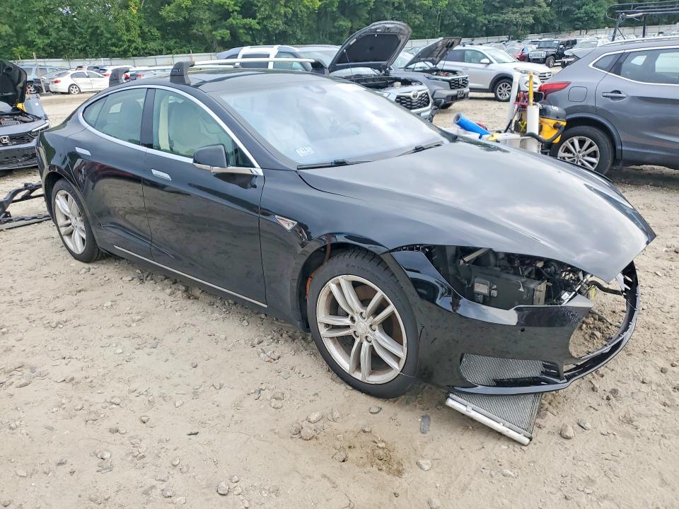 Photo 4 from auction – 2015 TESLA MODEL S with VIN 5YJSA1H22FFP79574