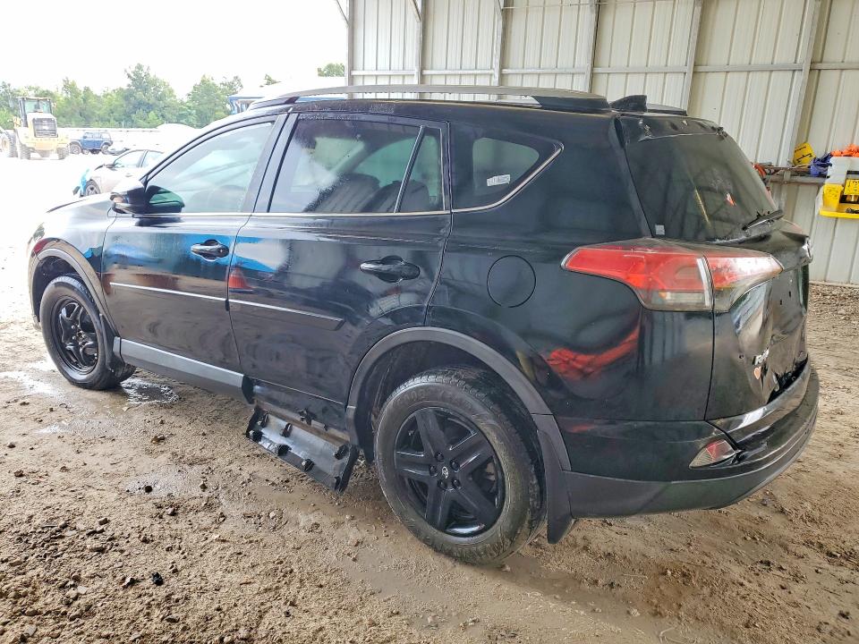 Zdjęcie 2 z aukcji – 2017 TOYOTA RAV4 z VIN 2T3ZFREV1HW370413