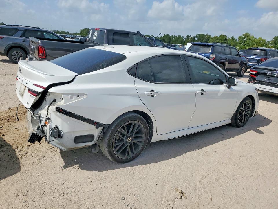 Zdjęcie 3 z aukcji – 2025 TOYOTA CAMRY z VIN 4T1DAACK2SU014264