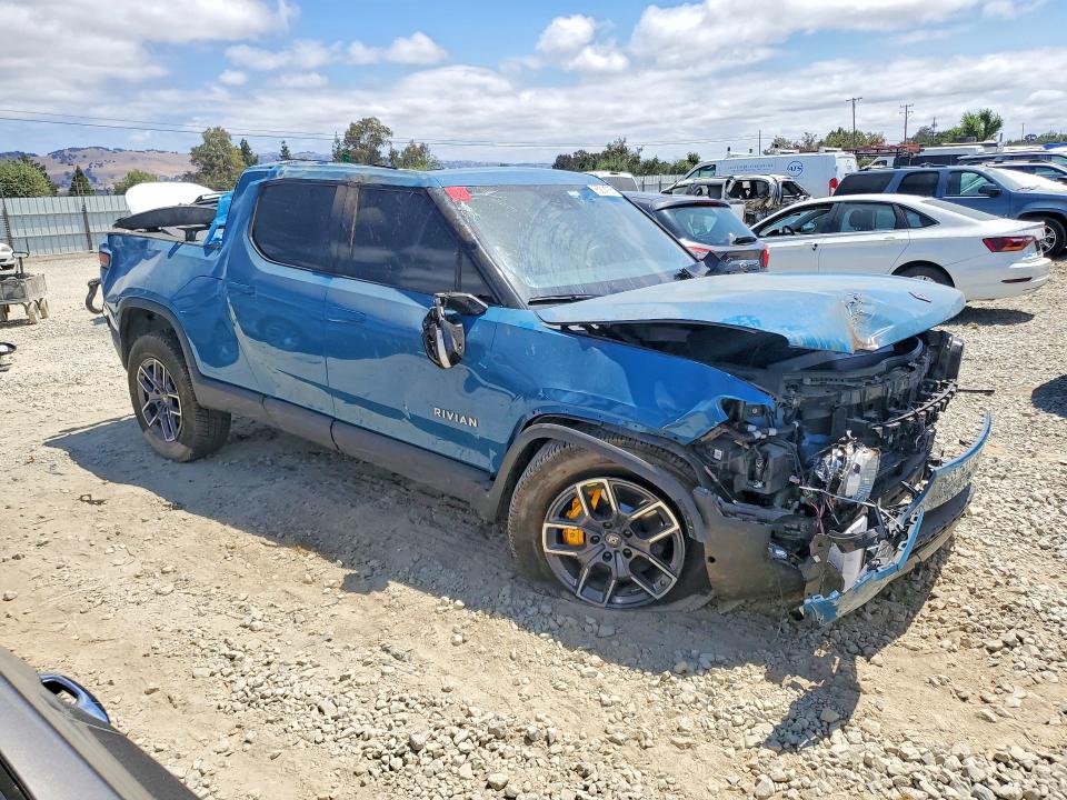 Photo 4 from auction – 2022 RIVIAN R1T with VIN 7FCTGAAL4NN000353