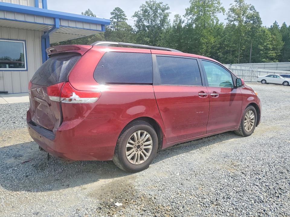 Photo 3 from auction – 2011 TOYOTA SIENNA with VIN 5TDYK3DC6BS039386