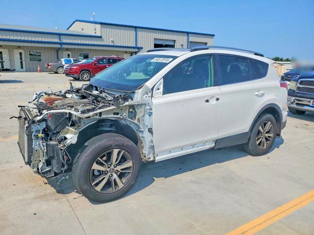 TOYOTA RAV4 2017 مع رقم تعريف المركبة 2T3WFREV9HW393733 - صورة من المزاد