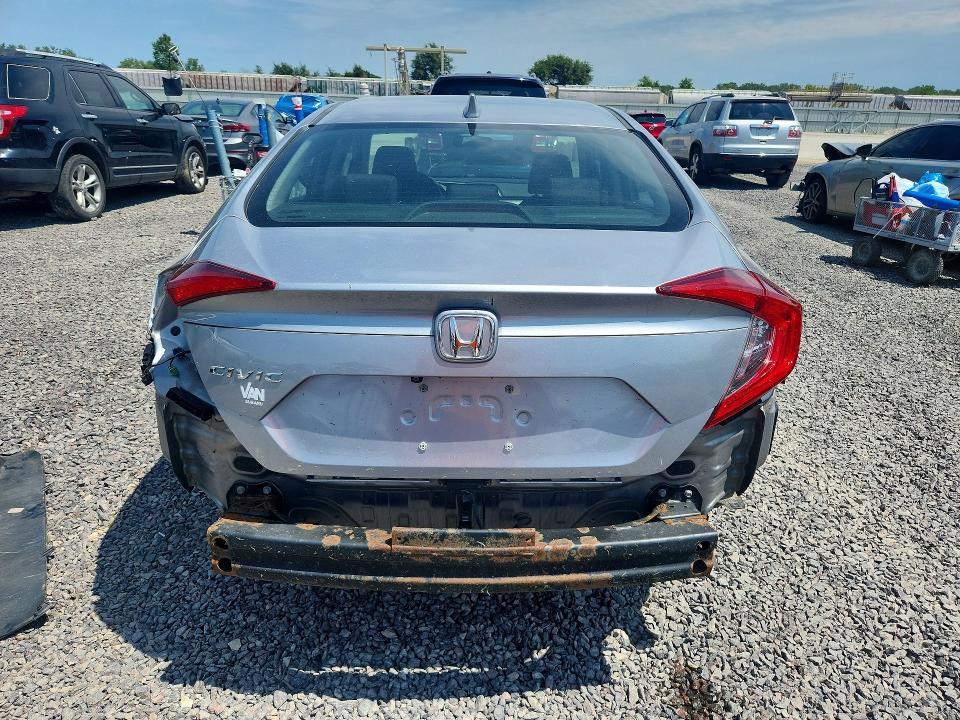 Photo 6 from auction – 2018 HONDA CIVIC with VIN 19XFC2F71JE002608