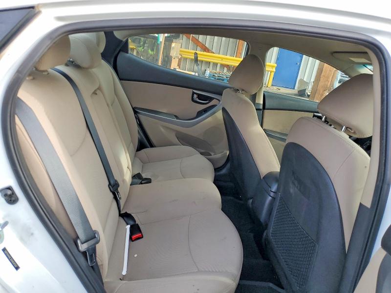 Photo 10 from auction – 2016 HYUNDAI ELANTRA with VIN 5NPDH4AE3GH656587