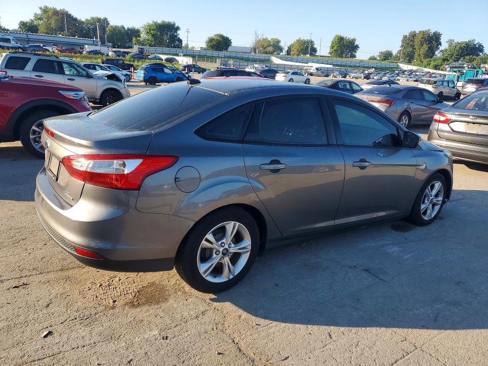 Photo 3 from auction – 2014 FORD FOCUS with VIN 1FADP3F23EL121964
