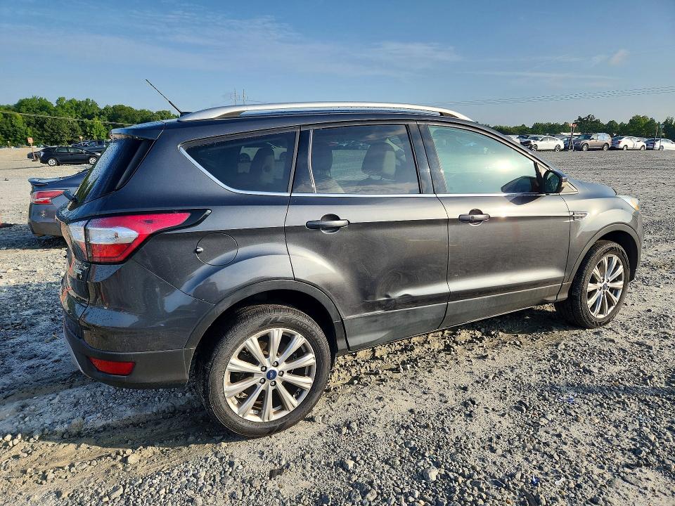 Photo 3 from auction – 2017 FORD ESCAPE with VIN 1FMCU0JD0HUE01003