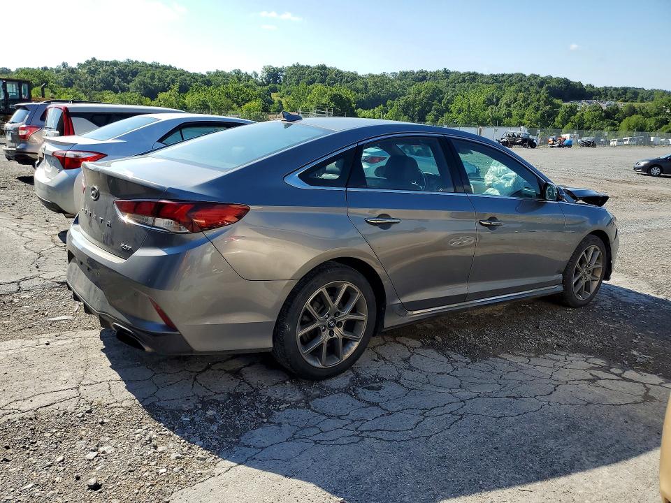 Photo 3 from auction – 2018 HYUNDAI SONATA with VIN 5NPE34AB8JH681906