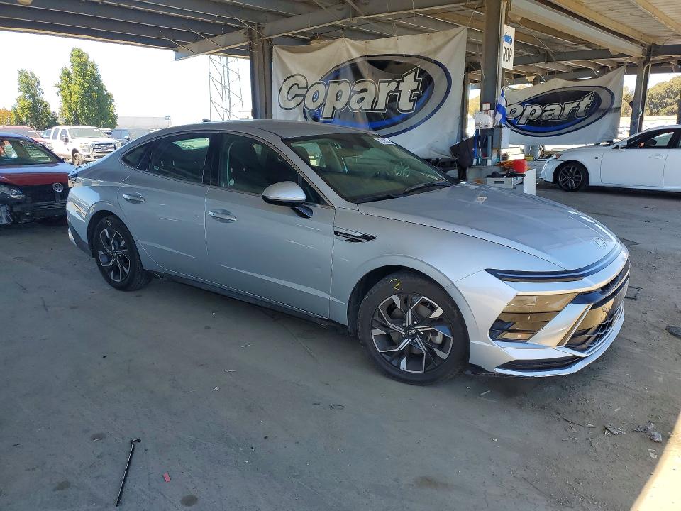 Photo 4 from auction – 2025 HYUNDAI SONATA with VIN KMHL64JA7SA465040