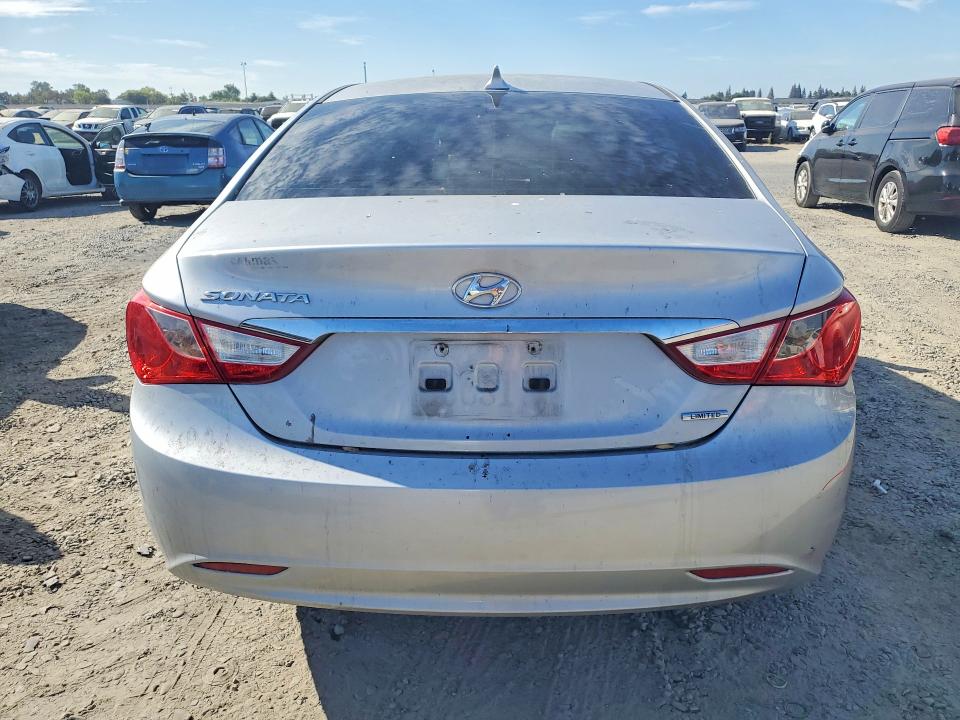 Photo 6 from auction – 2011 HYUNDAI SONATA with VIN 5NPEC4AC8BH137951