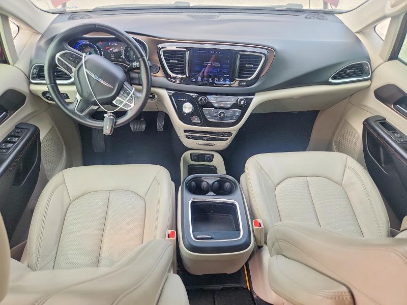 Photo 8 from auction – 2017 CHRYSLER PACIFICA with VIN 2C4RC1EG7HR659852