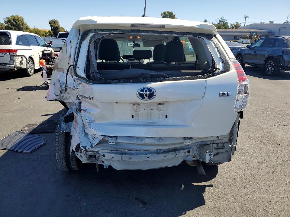 Photo 6 from auction – 2015 TOYOTA PRIUS V with VIN JTDZN3EU4FJ039358