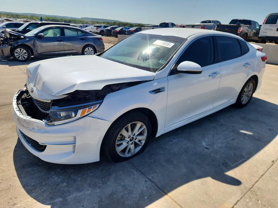 KIA OPTIMA 2017 con VIN 5XXGT4L38HG135353 - Foto de la subasta