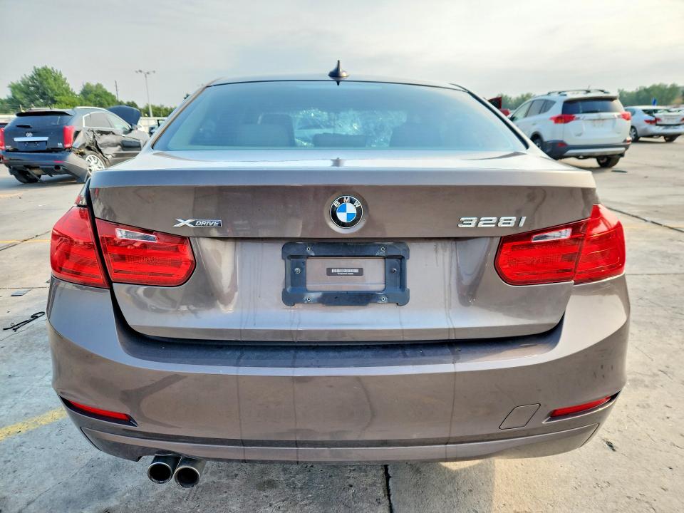 Photo 6 from auction – 2013 BMW 328 with VIN WBA3B5C52DJ598889