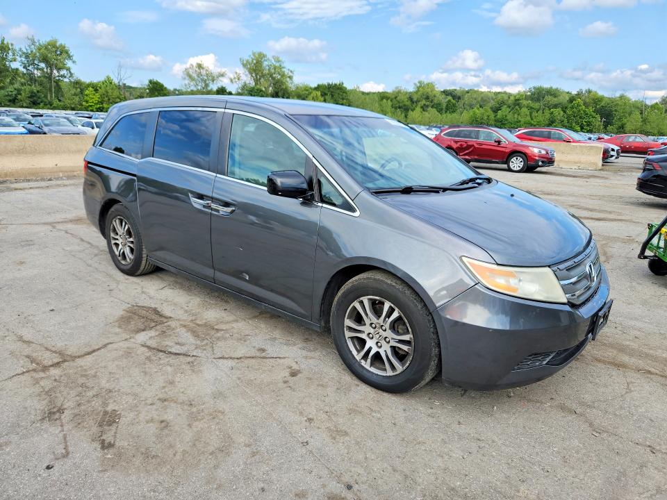 Photo 4 from auction – 2013 HONDA ODYSSEY with VIN 5FNRL5H47DB036892