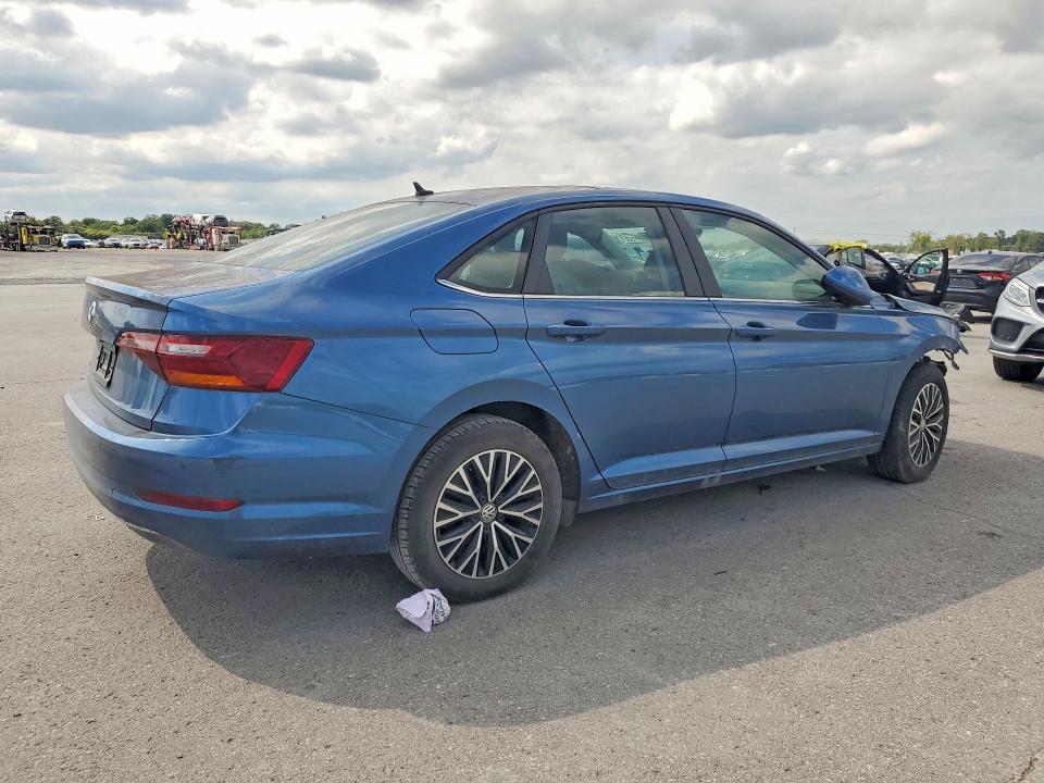 Photo 3 from auction – 2019 VOLKSWAGEN JETTA with VIN 3VWC57BU6KM033797