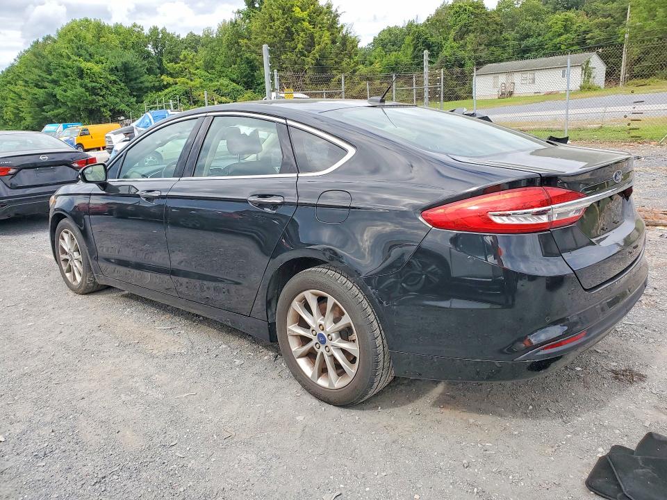 Photo 2 from auction – 2017 FORD FUSION with VIN 3FA6P0HD1HR310995