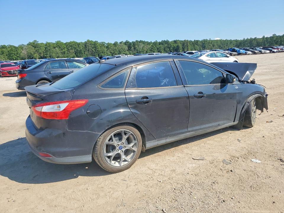Photo 3 from auction – 2013 FORD FOCUS with VIN 1FADP3F26DL266785
