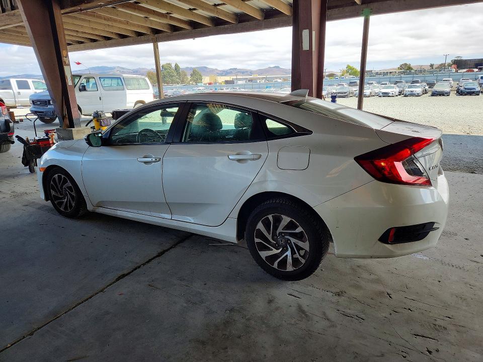 Photo 2 from auction – 2017 HONDA CIVIC with VIN 19XFC2F71HE232403