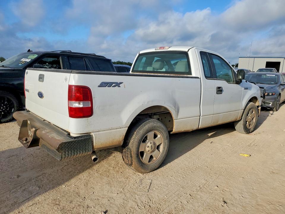 Photo 3 from auction – 2005 FORD F150 with VIN 1FTRF12205NA95602