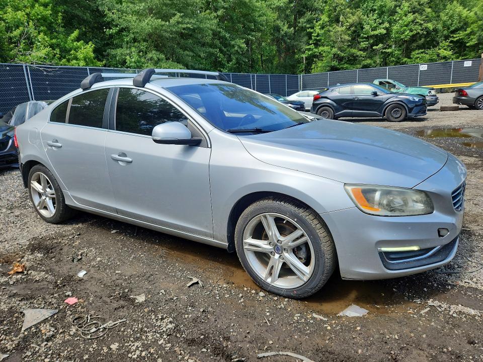 Photo 4 from auction – 2015 VOLVO S60 with VIN YV126MFCXF1313764